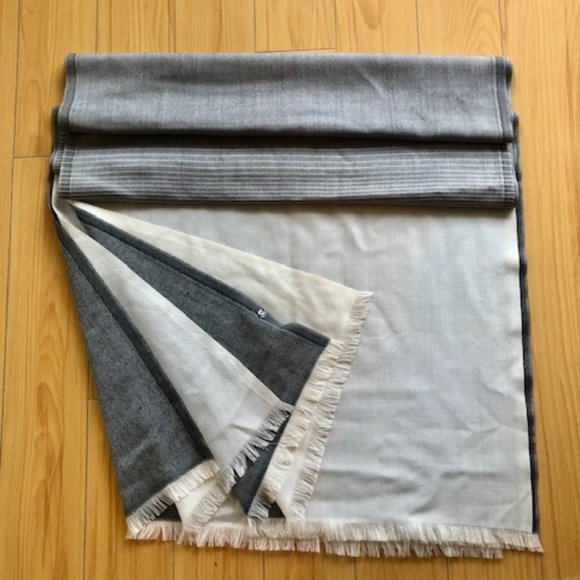 Lululemon Love And Light Scarf - Picture 5 of 7